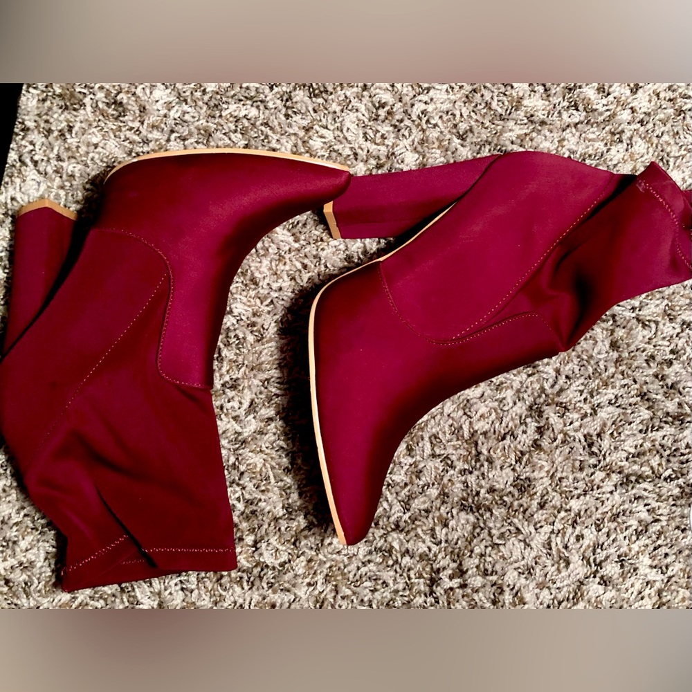 Wine colored botties